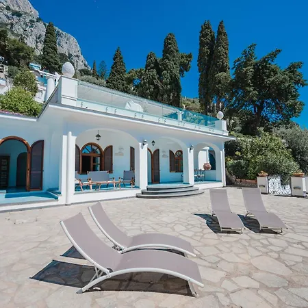 וילה By Myvillacollection