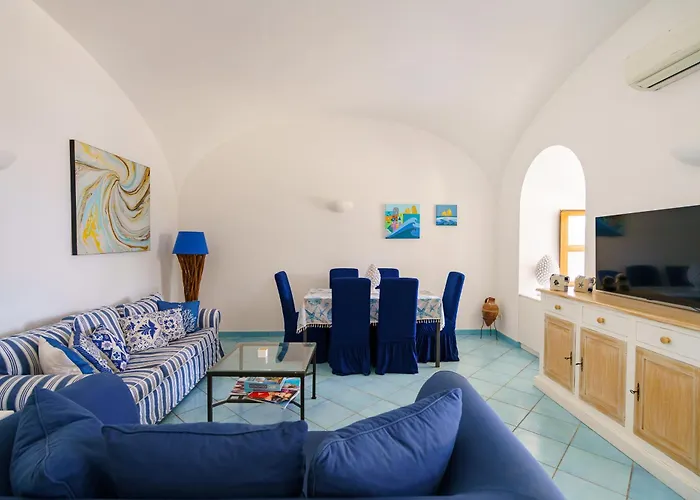 By Myvillacollection Βίλα